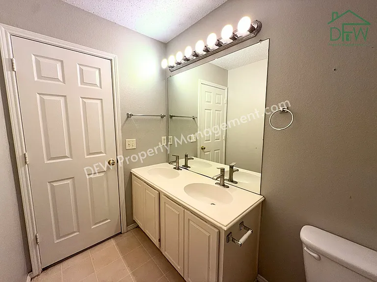 2805 Crater Lake Ln — Photo 13