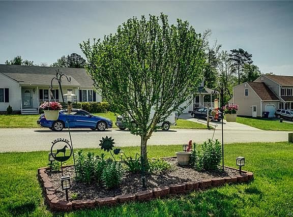 4th image of 7719 Nathan Ln