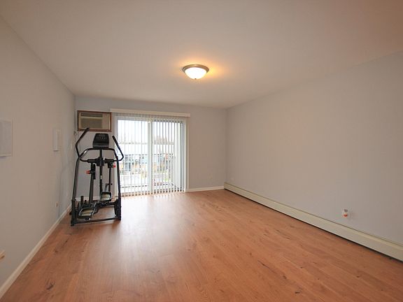 2nd image of 931 Jonathon Ct #8305