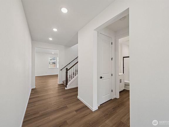 4th image of 940 Lucas Avenue #22