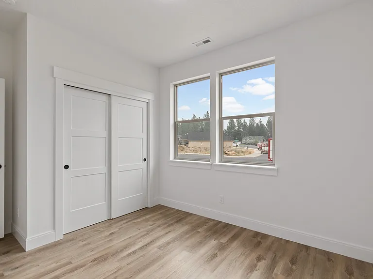 16501 N Columbus Dr — Photo 23