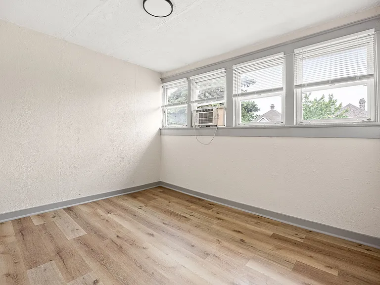 2101 Singleton St #2103 — Photo 27