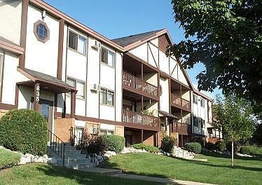 1st image of 835 Driftwood Dr APT 4