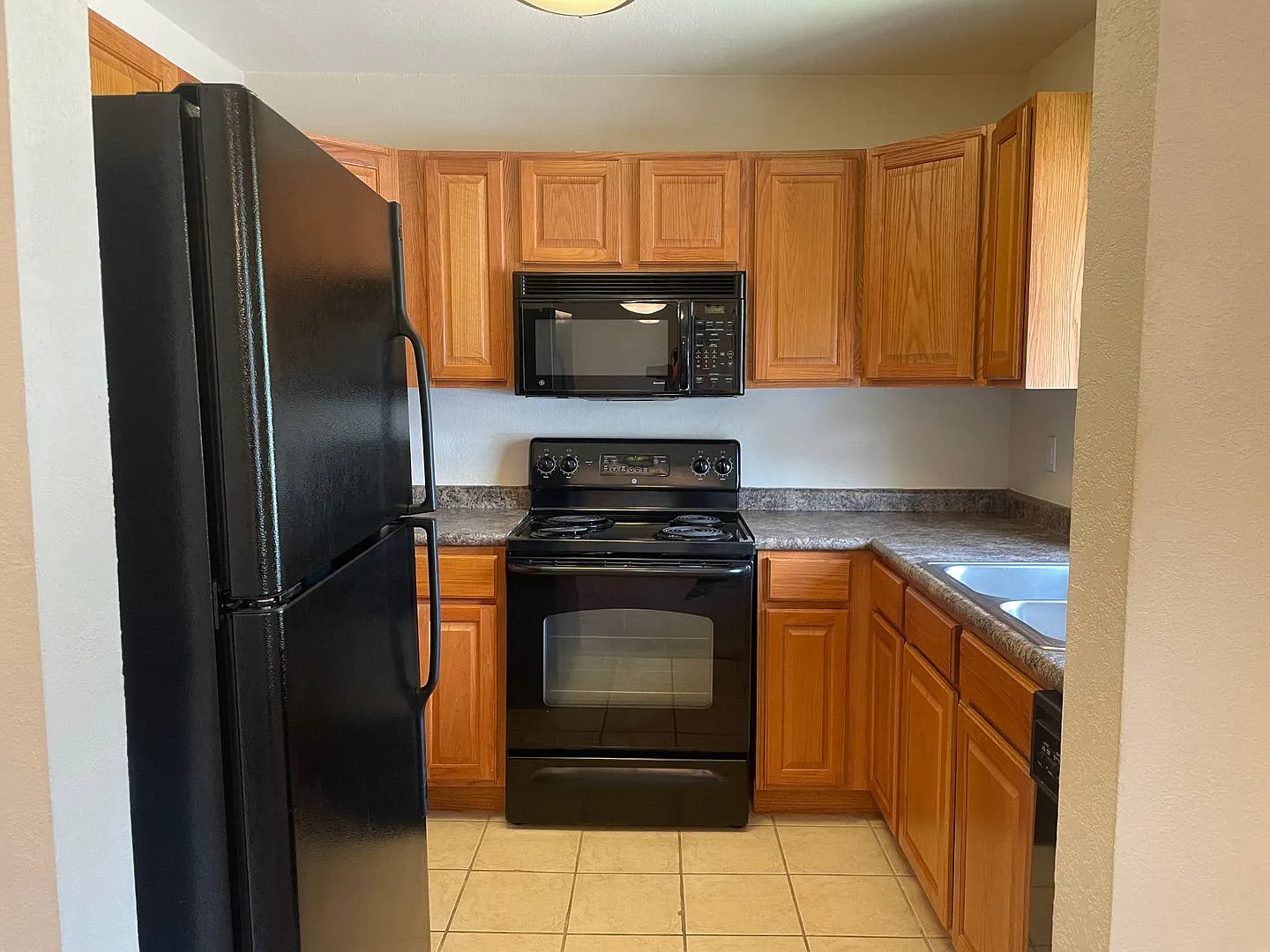 Convenient Mandarin 1BR Condo Great Location! Spacious! Private Balcony! 2nd Floor! Washer & Drye... — Photo 3