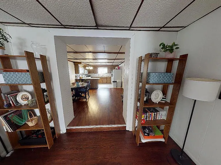 415 E Flora St — Photo 7