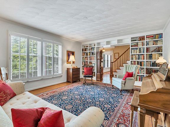 5th image of 1700 Home Cir