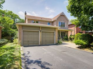 520 Blenheim Cres, Oakville, ON L6J 6P3