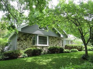 4716 Lakeview Cir, Slinger, WI 53086