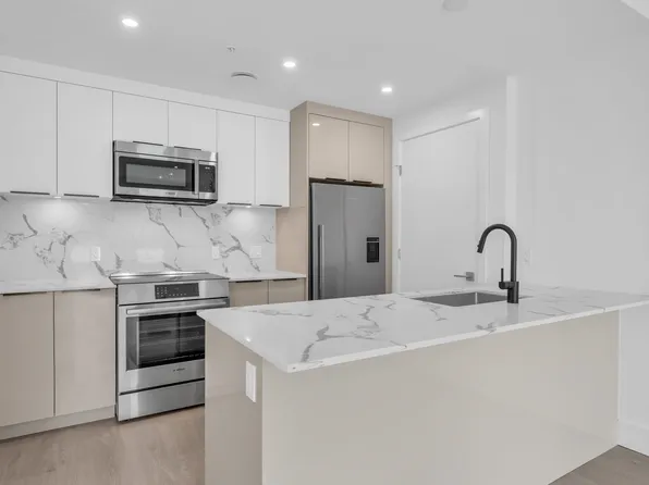 2250 E 1st Ave #315, Vancouver, BC V5N 1A1