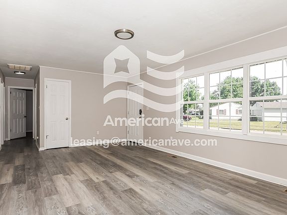 985158_004_living_room_13821504.jpg