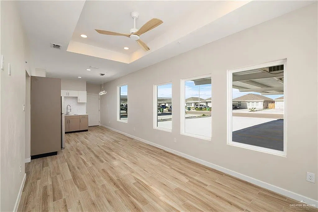 5327 Vision St — Photo 4