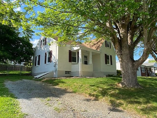 1st image of 370 E Fulton St