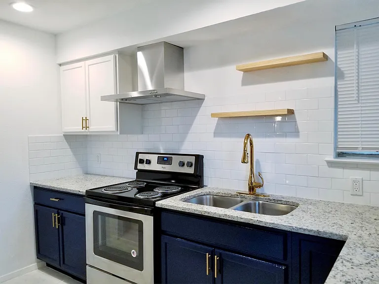 510 Gilbert Rd — Photo 9