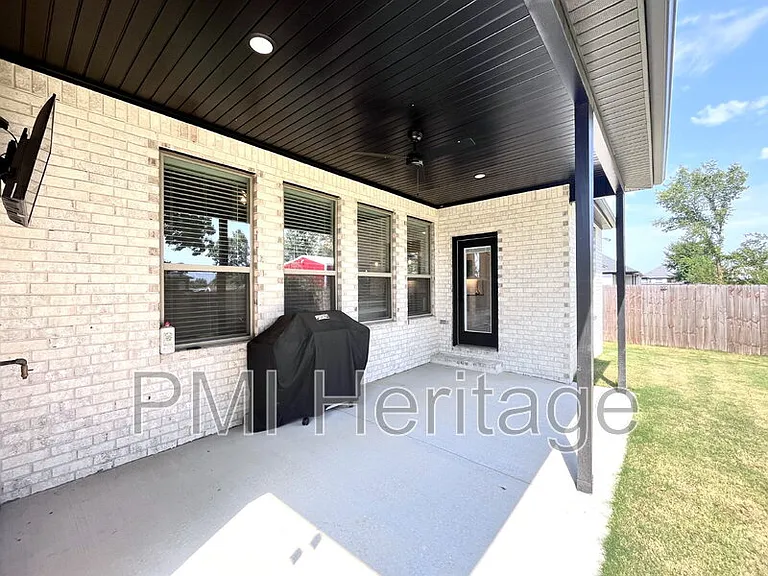 2061 Larry Ln — Photo 23