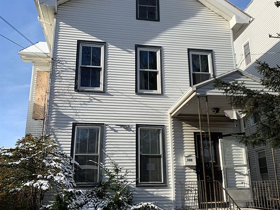 4th image of 300 Howard Ave