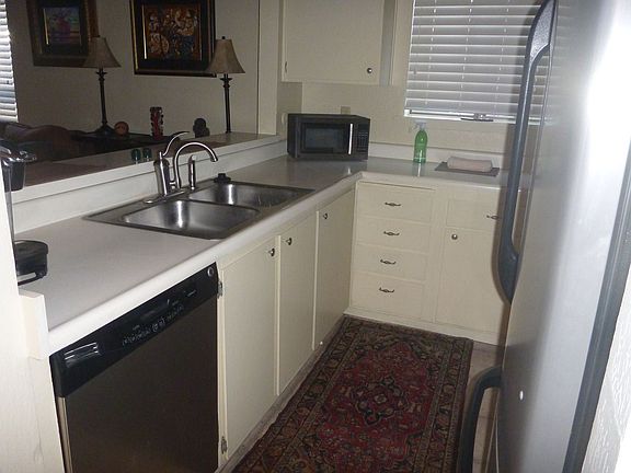 5th image of 807 Alder Ave Unit 15