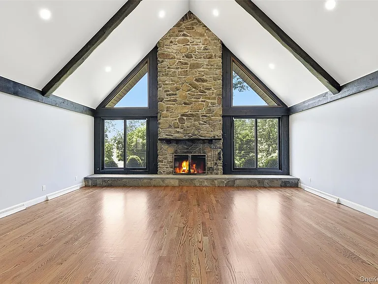 475 N Riverside Rd — Photo 16