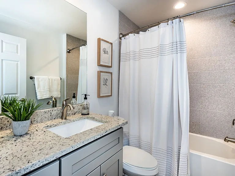215 Lewis Cir #111 — Photo 32