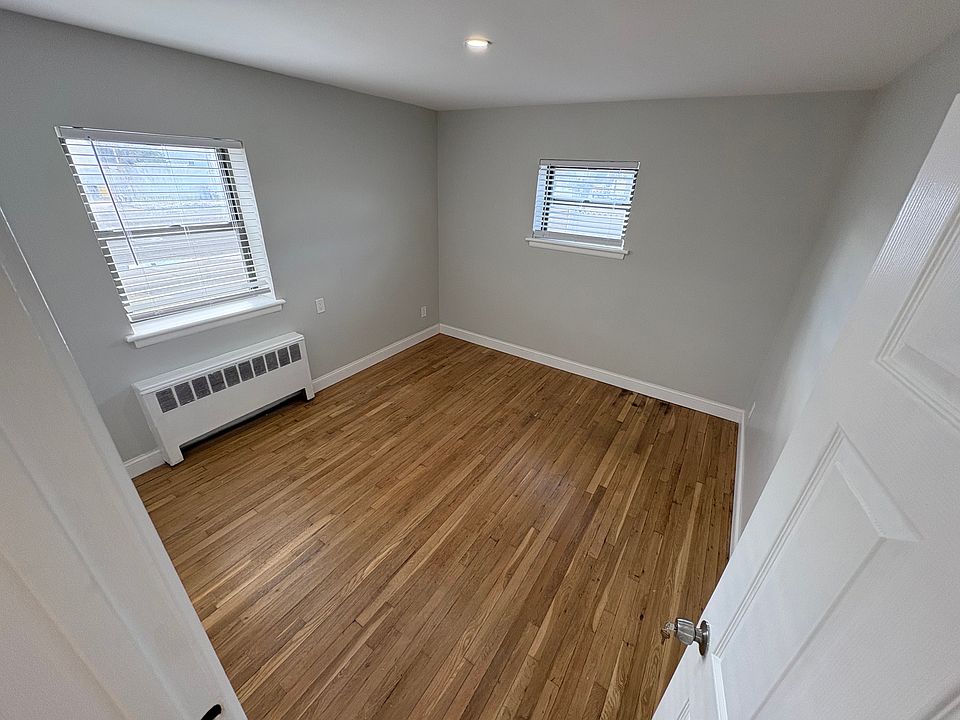 1st image of 685 Conklin St APT 5A