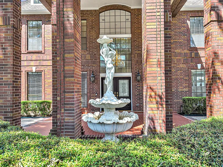 21410 Ganton Dr — Photo 5
