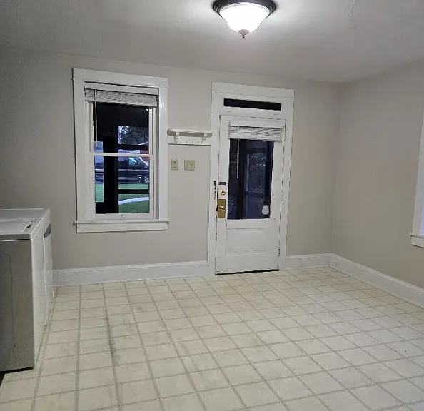 108 Abbottstown St — Photo 3