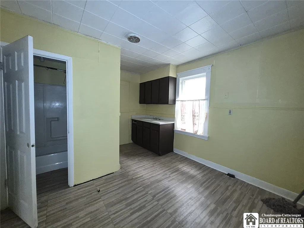 2 bed, 1.0 bath, 1169 sqft, $750 — Photo 3