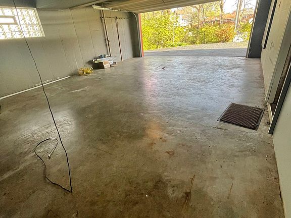 3rd image of 11289 Briarstone Dr