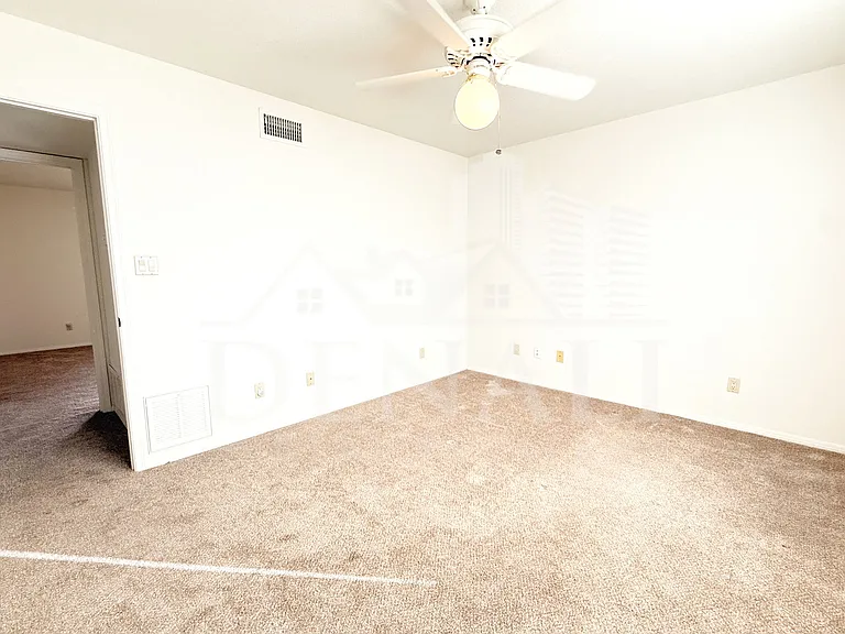15076 N Escondido Dr #A — Photo 16