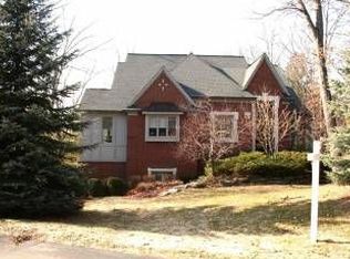 262 Kirksway Ct, Lake Orion, MI 48362