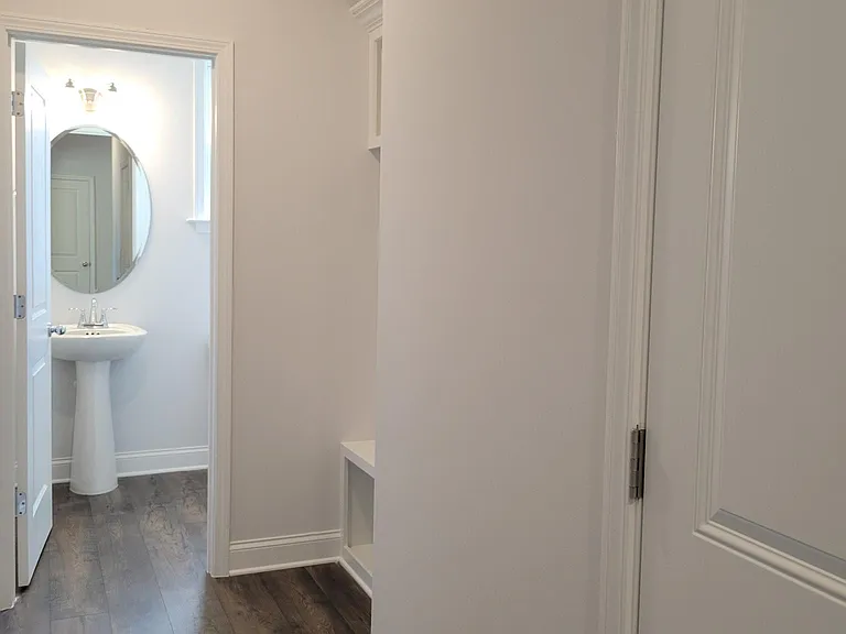 131 Lynnridge Dr — Photo 16