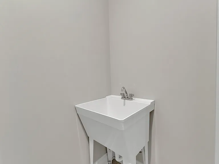 4252 Rockdell Hall St — Photo 30