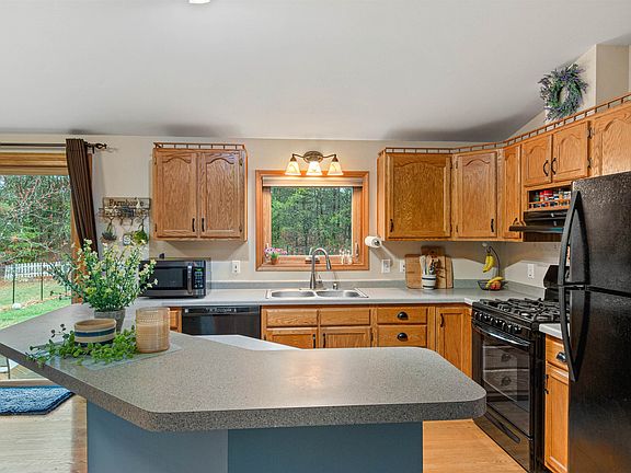 4th image of 1195 Blue Ln