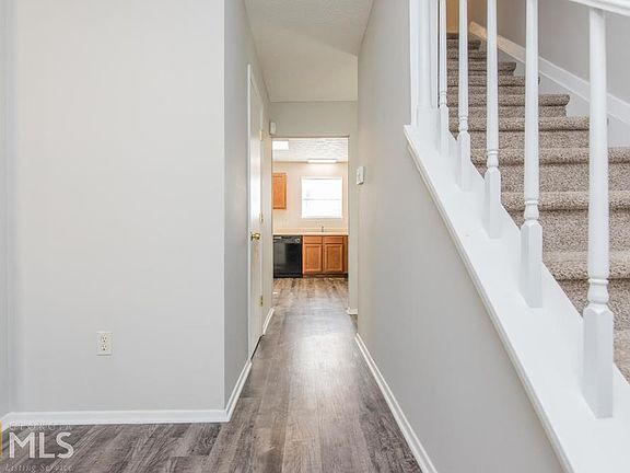 2nd image of 892 Trace Cir NE