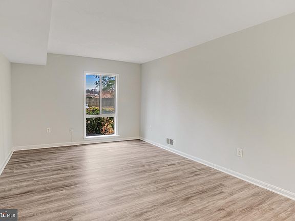 5th image of 3750 Persimmon Cir