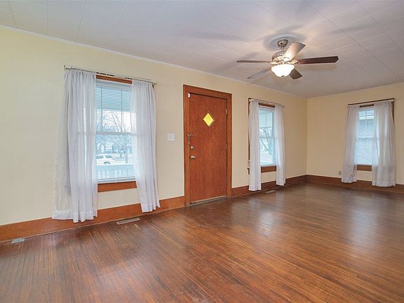4th image of 211 S Saint Clair Ave