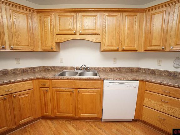 4th image of 201 S Lincoln St #107