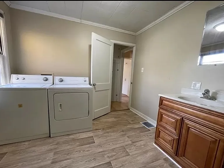602 W Orchard St — Photo 6