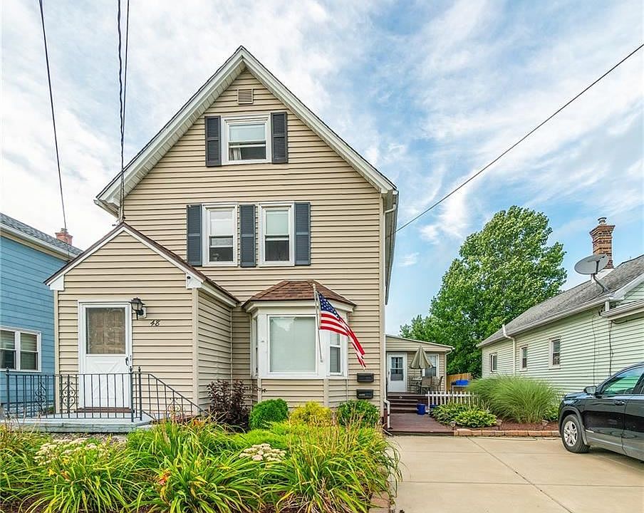 1st image of 48 Kirby Ave