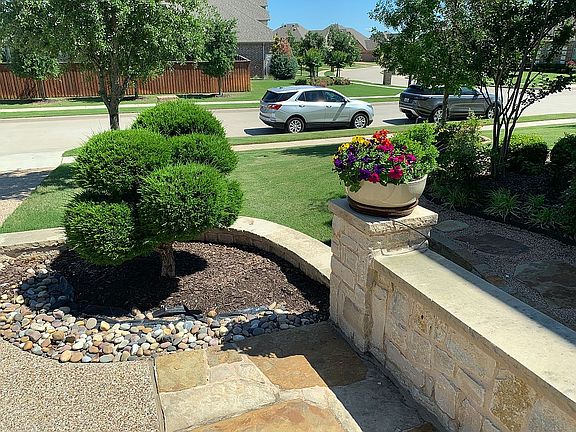 3rd image of 2827 Castlereach St