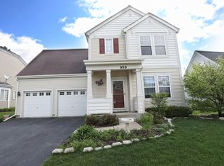 959 S Arlington Dr, Round Lake, IL 60073