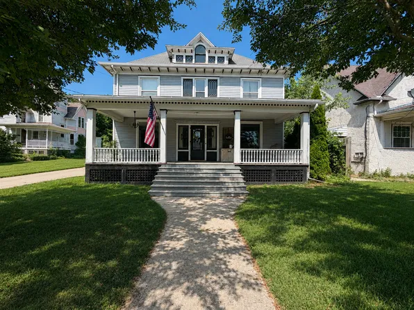 409 S Chestnut St, Kewanee, IL 61443