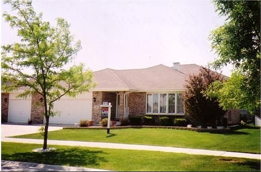 1st image of 7613 W Claremont Dr
