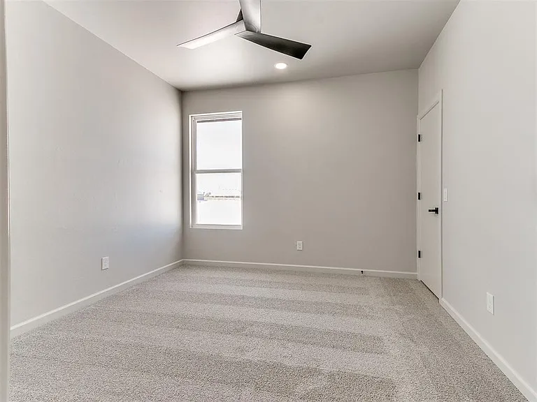 25198 Scarlett St — Photo 21