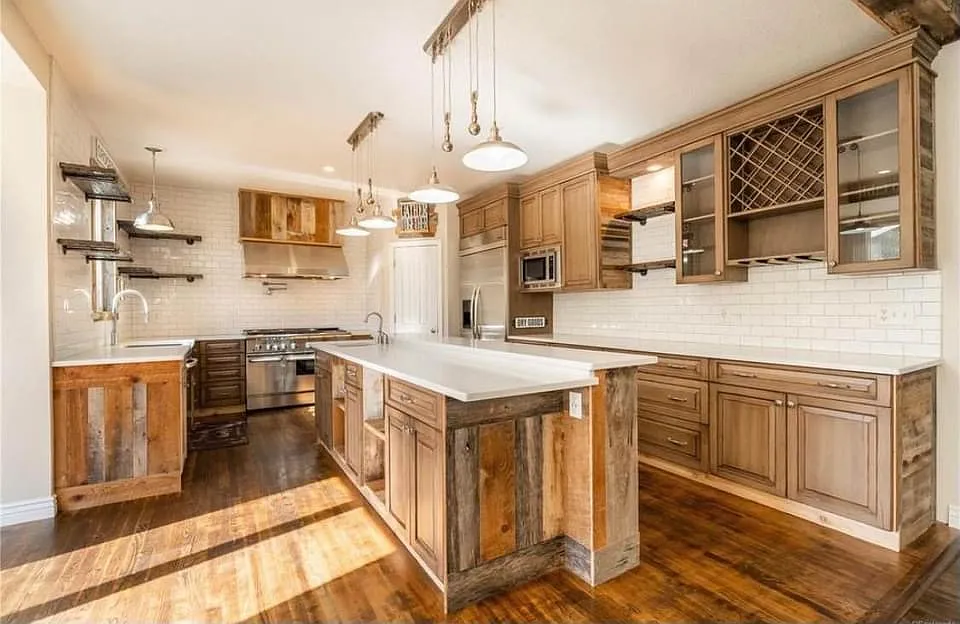 5 bed, 4100 sqft, $3,670 — Photo 4