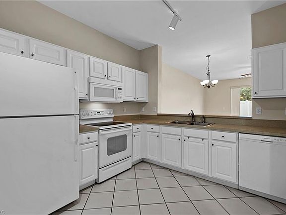 2nd image of 3002 Palmetto Oak Dr APT 104