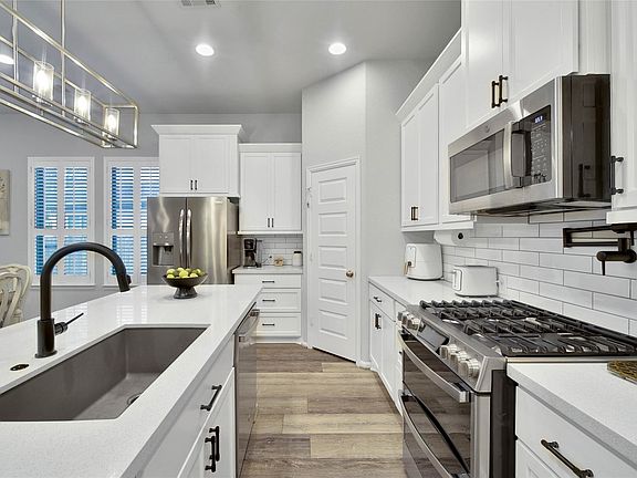 3rd image of 352 Rise Ln