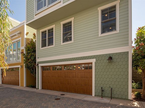 3rd image of 7714 Ivanhoe Ave