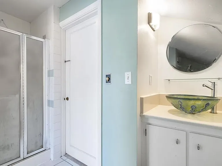 2327 Cedar St — Photo 10