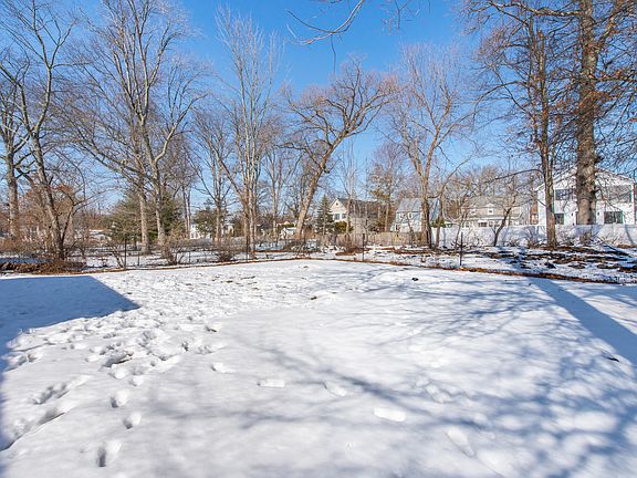 3rd image of 22 Belmont Dr