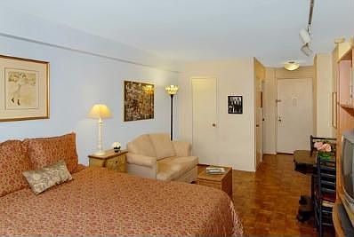 3rd image of 230 E 79th St APT 15D
